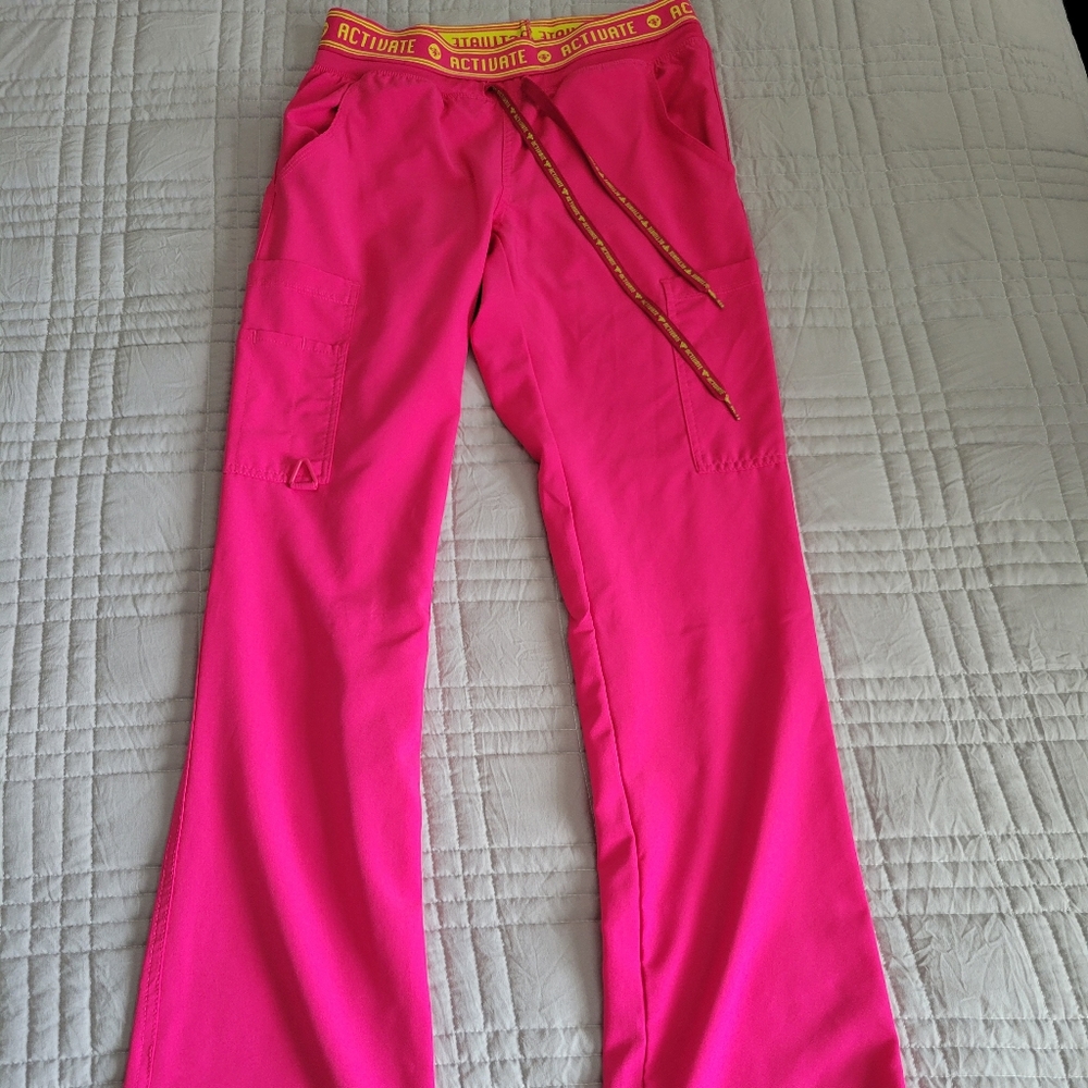 MedCouture Activate scrub pants